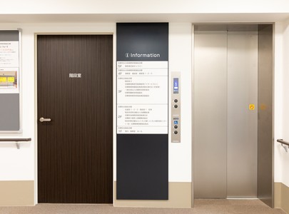 4階 エレベーター
